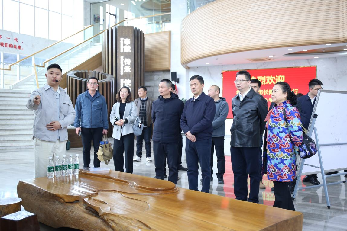 【园区要闻】柳州市副市长陈文敏一行莅临青白江国际木材交易中心考察交流