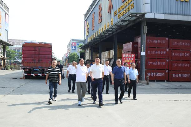 【园区动态】深化交流谋发展 跨区共建树标杆——广元市市委常委、常务副市长李建军一行莅临青白江国际木材交易中心调研交流